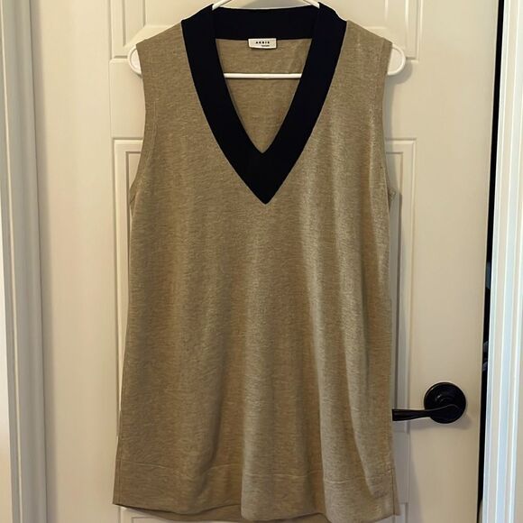 Akris Punto V-neck Sleeveless Sweater - Picture 1 of 5